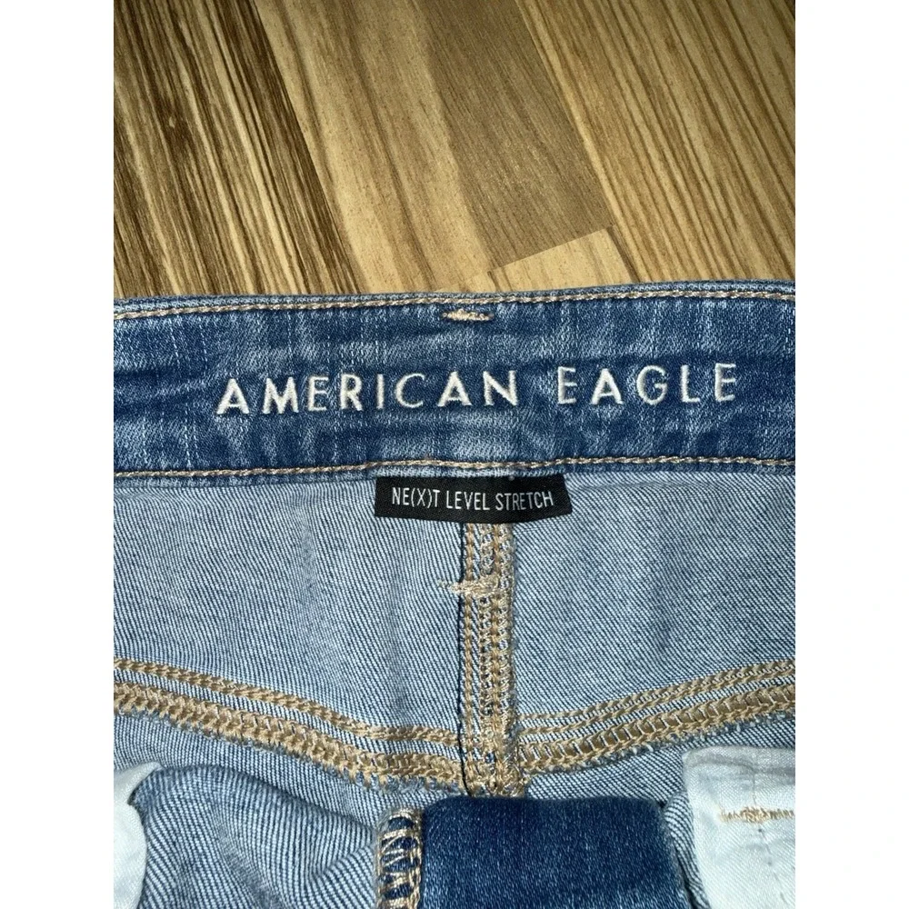 American Eagle Women's 2 Short‎ Jeans Jegging Super Hi-Rise Distressed
